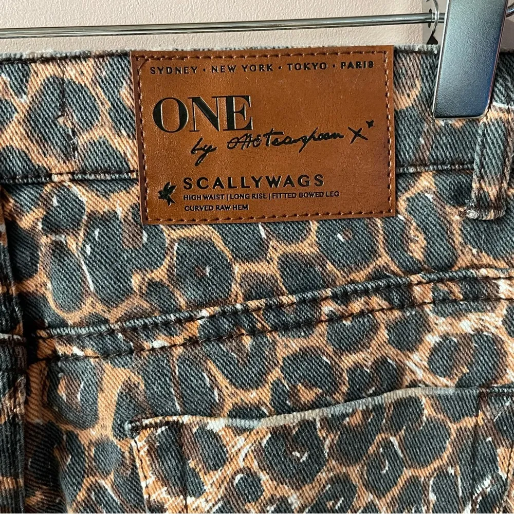 One x One Teaspoon Scallywags Brown/Black Leopard Print High Waist Jean NWT 26 - Image 14