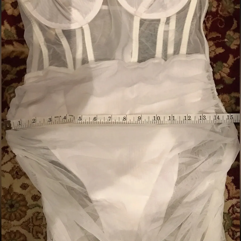 White Fox White model
Behavior mini Ruched Dress size large nwt - Image 10