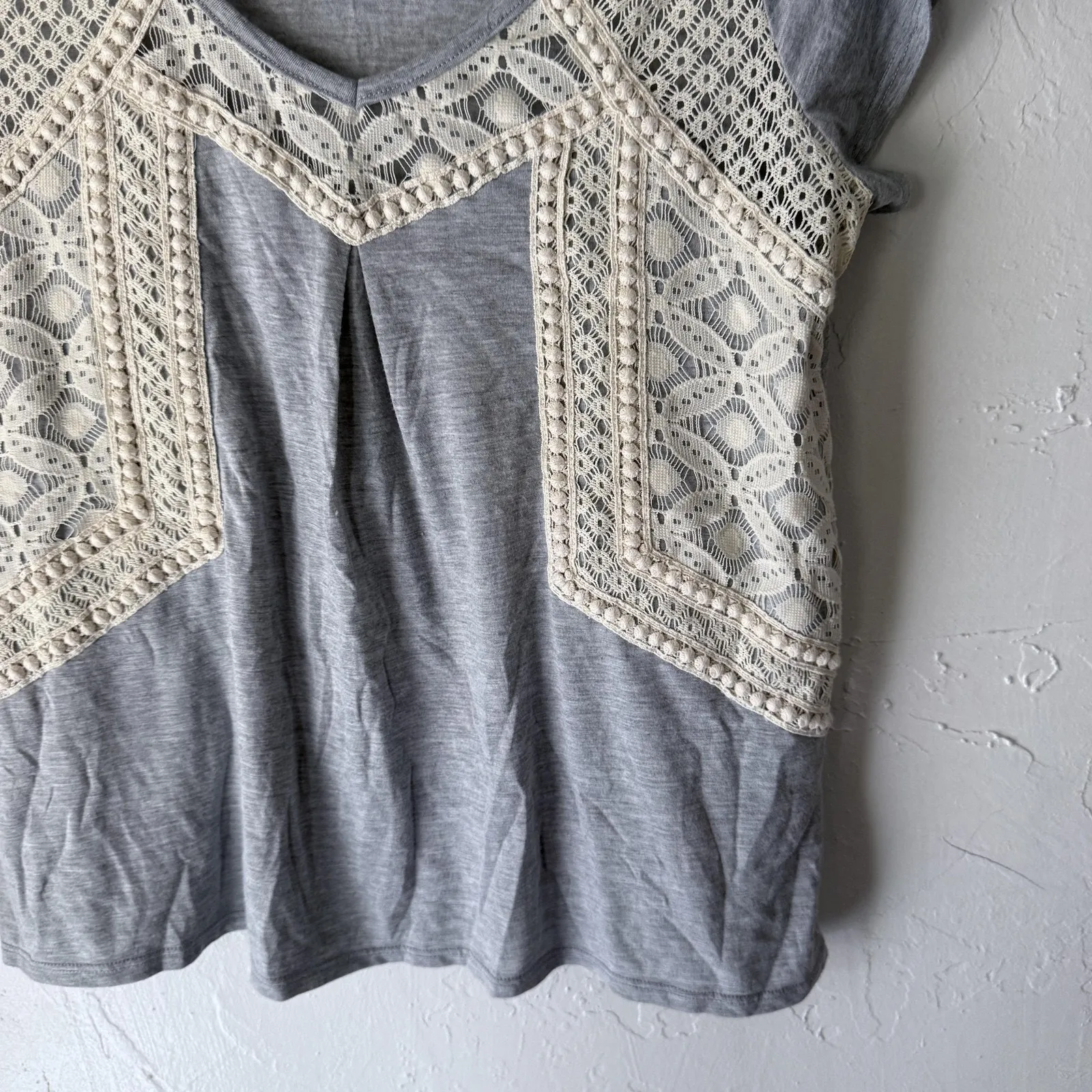 Hint of Mint Shirt Womens Large Gray Lace‎ Crochet Overlay Boho Short Sleeve Top - Image 3