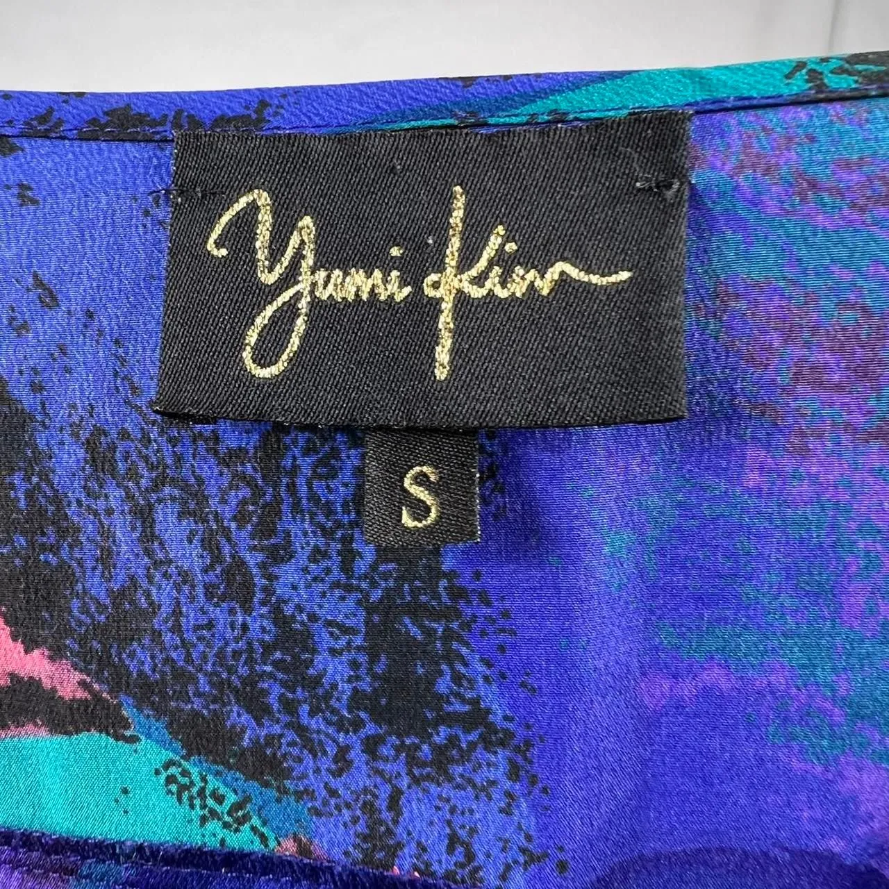 VIBRANT YUMI KIM 100% Silk Abstract Print Blouse - Image 6