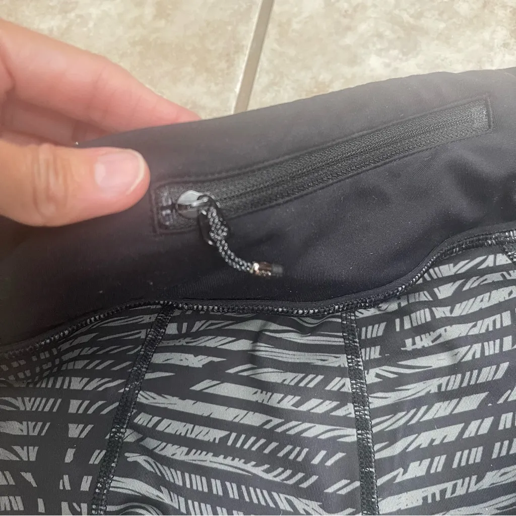 Lululemon Run: Inspire Crop II Full-On Luxtreme Mesh Scratch size‎ 4 - Image 4