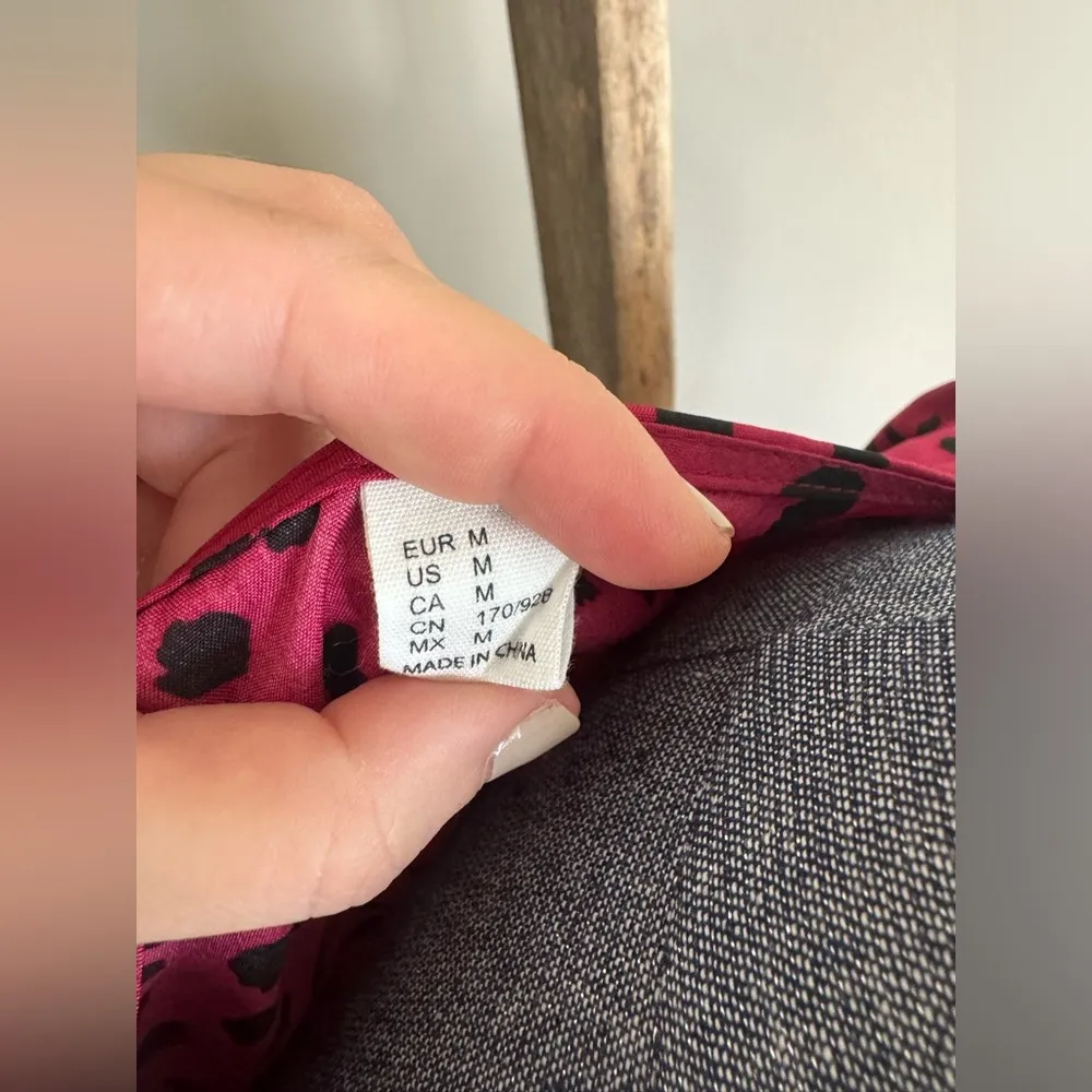 Dalmation print flowy top NWOT Pink Size M - Image 7