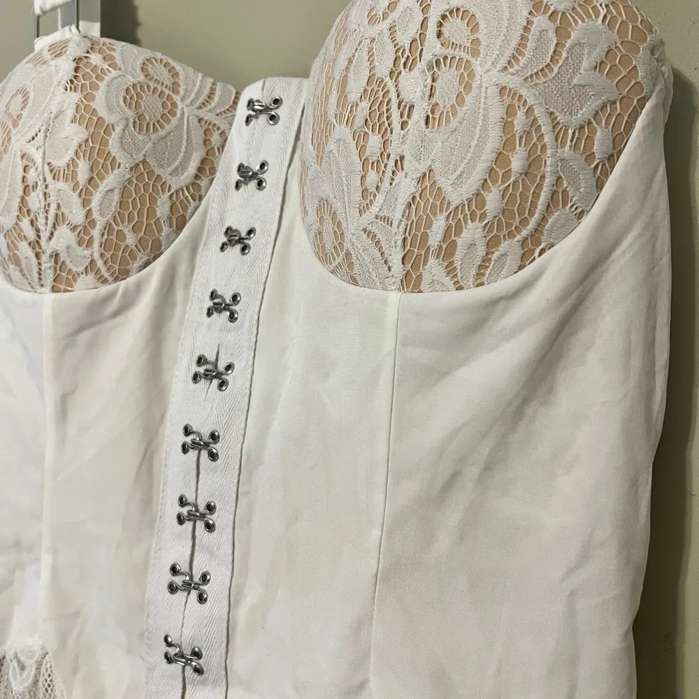 TwoTwinStyle medium white summer lace dress boho sexy padded adjustable garter - Image 5