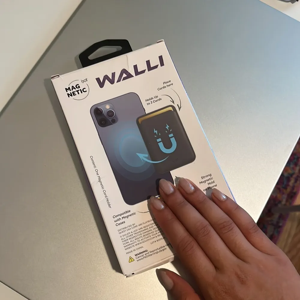 NWT Magnetic ijoy iPhone wallet - Image 2