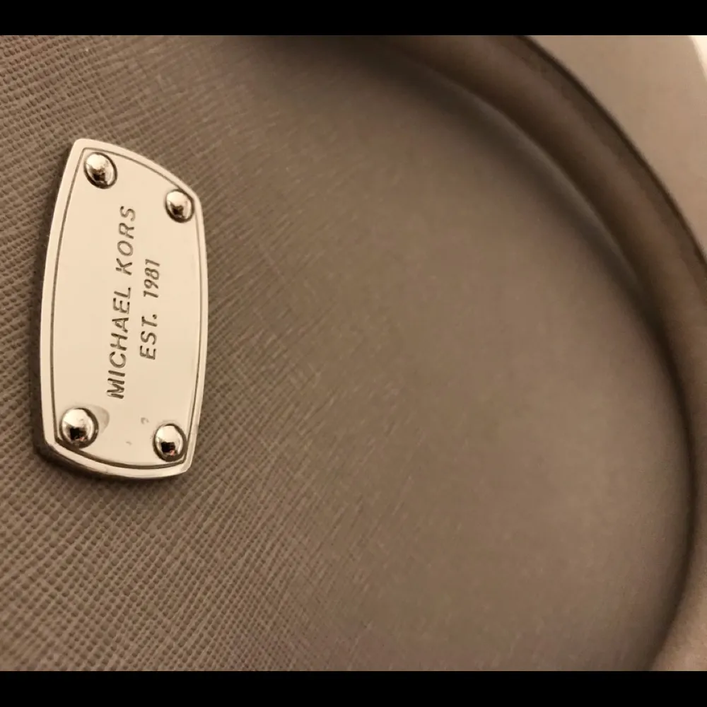 Authentic Michael Kors shoulder hand bag - Image 6