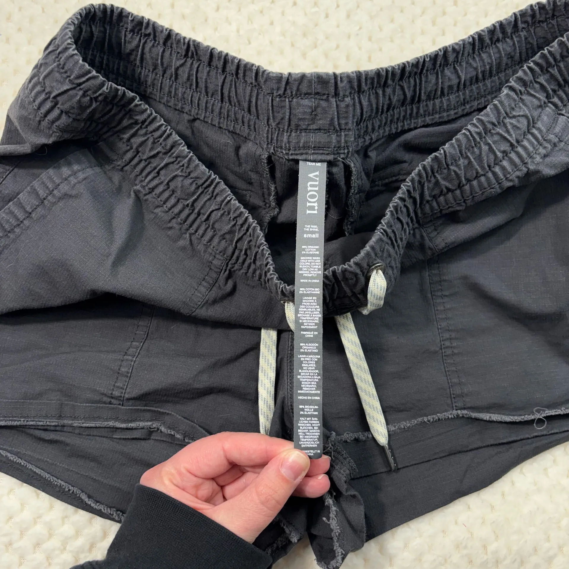 Vuori Women's Vintage Ripstop Charcoal Gray Pocket Drawstring Shorts Small S Gym - Image 3