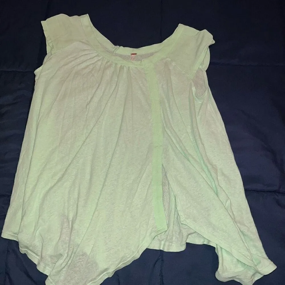 Free People Keep It Casual T-shirt blouse Queen Green size XS - Image 5
