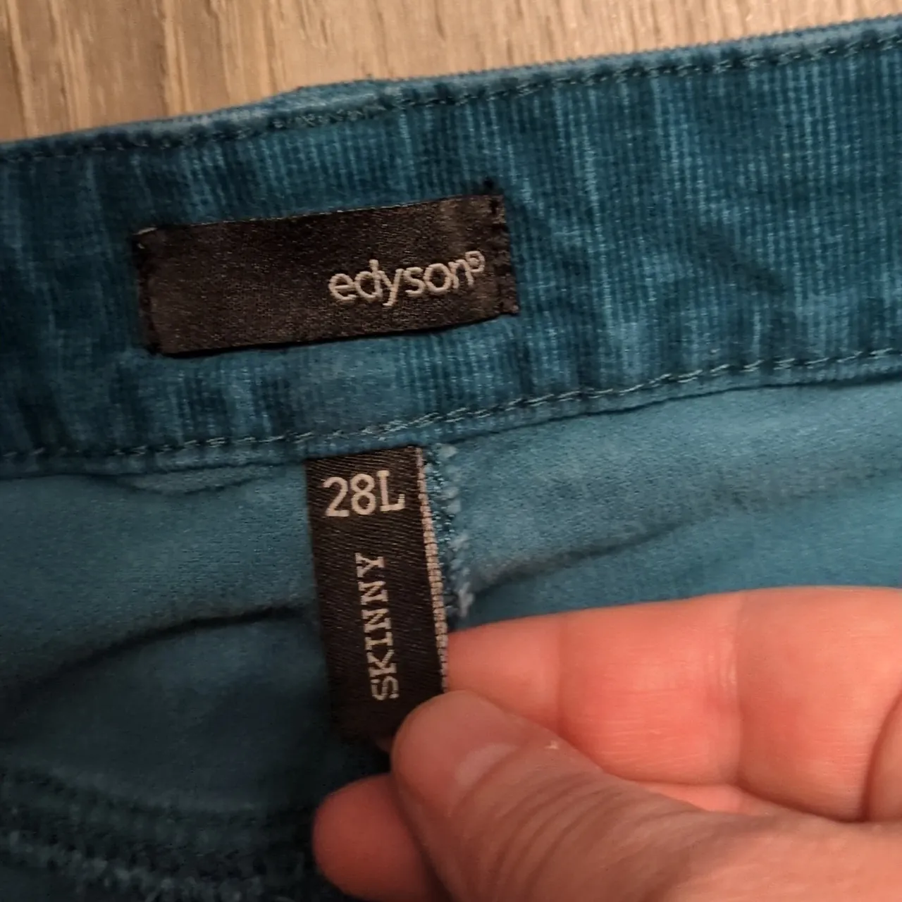 Edyson Hampton Skinny Corduroy Jeans Size 28L - Image 2
