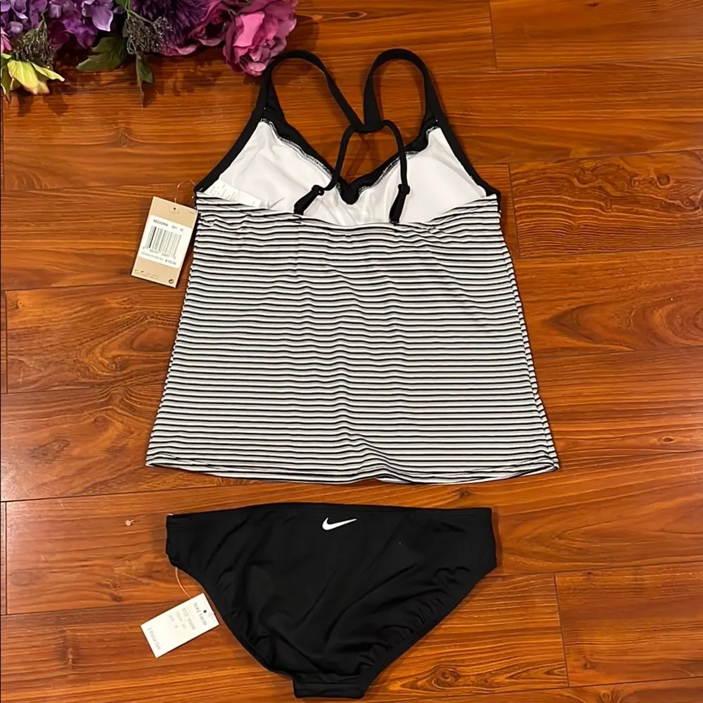 Nike Black and White Swim 2-piece Set Size Medium - Image 9