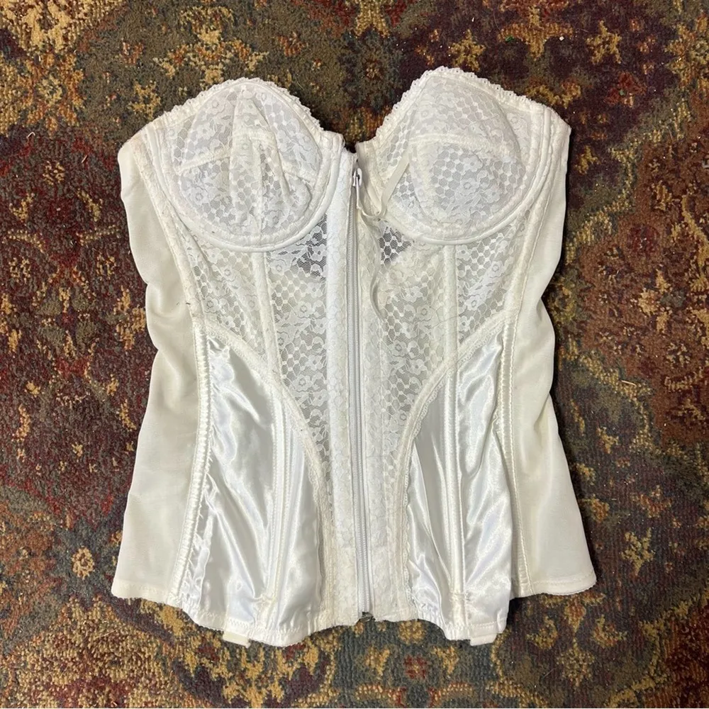 Vintage Y2K Victoria’s Secret white corset bustier bra 34B - Image 2