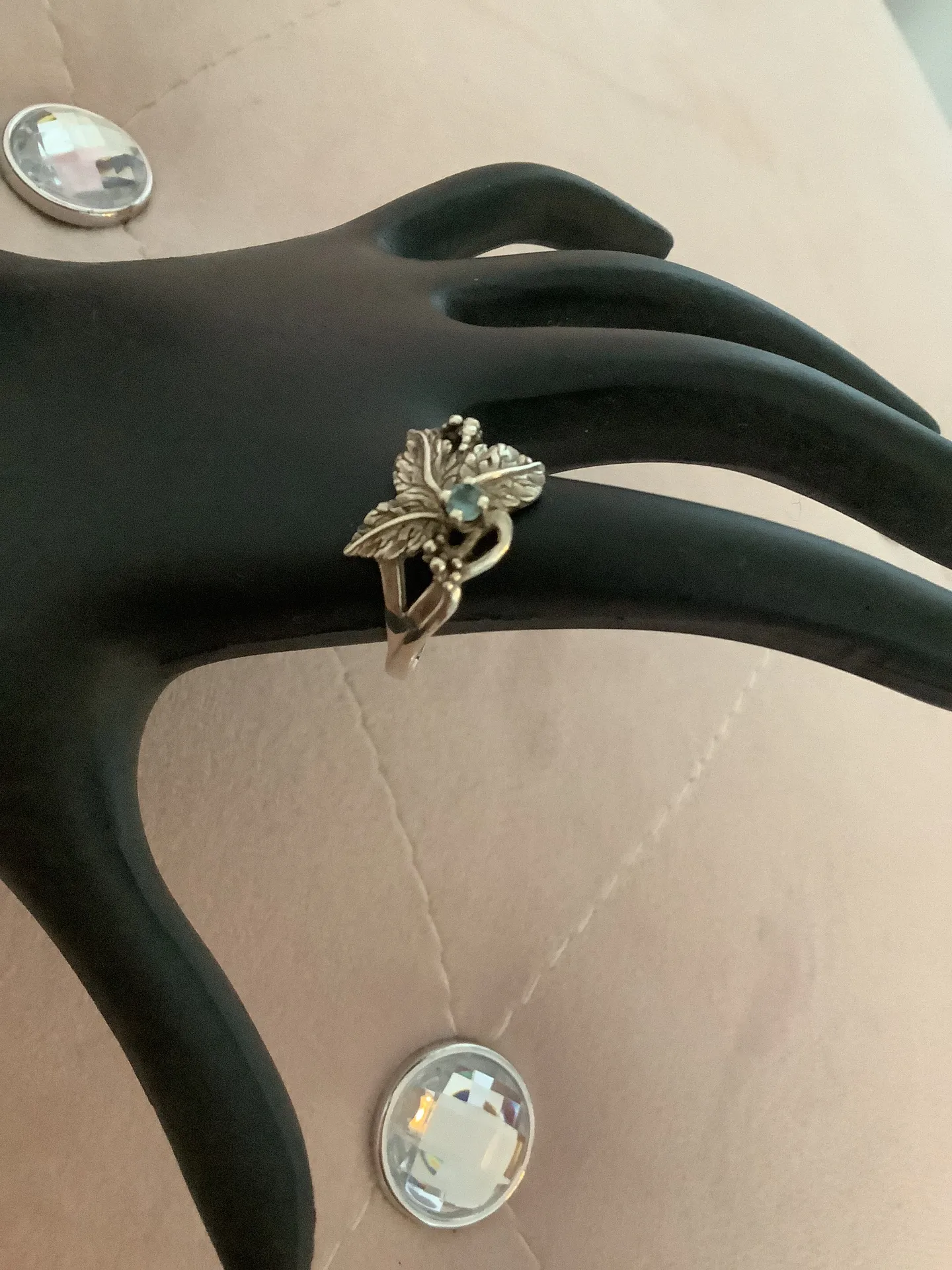 Vintage Silver Leaves Ring - Image 2