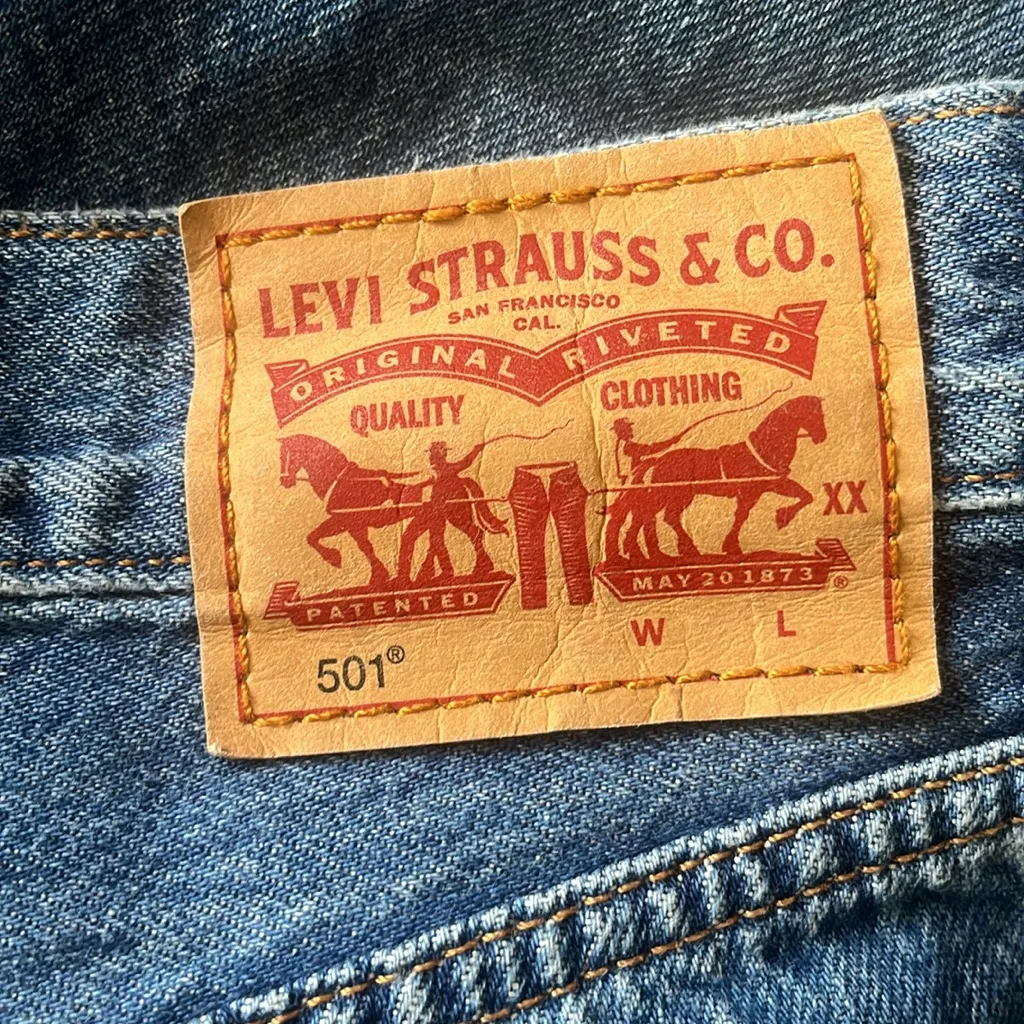 Levi's Blue Jean‎ Shorts Classic Cut Off 100% cotton Shorts Womans size 25 or S - Image 3