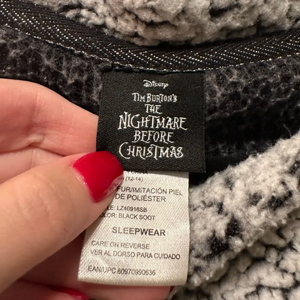 Disney The Nightmare Before Christmas Sherpa‎ Sleep Top Size Large - Image 4