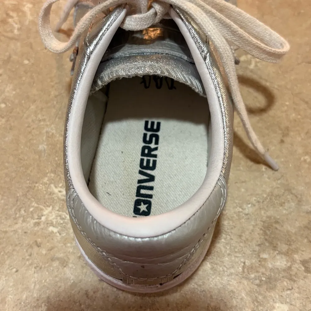 Converse silver sneakers women’s size 6 - Image 7
