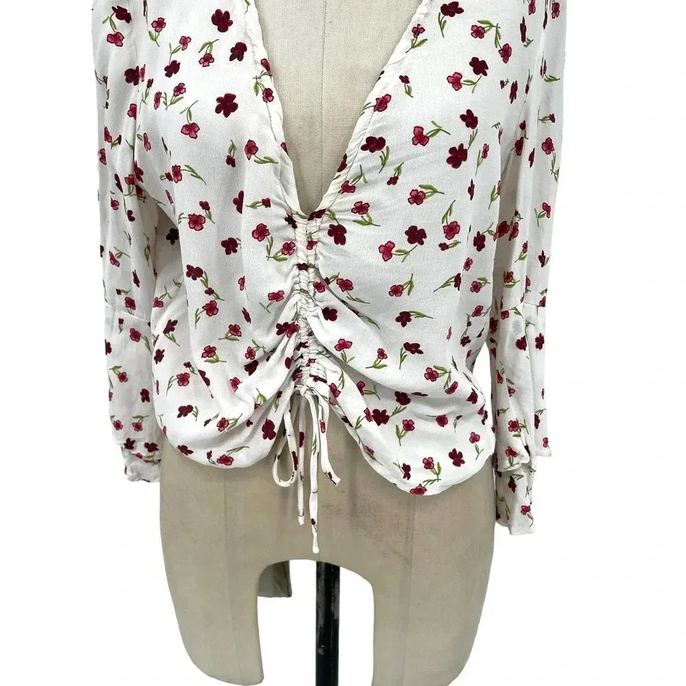 Flynn Skye Kirsty Ruched‎ Tie Front Top in Dream Lover Floral Print Size Small - Image 5