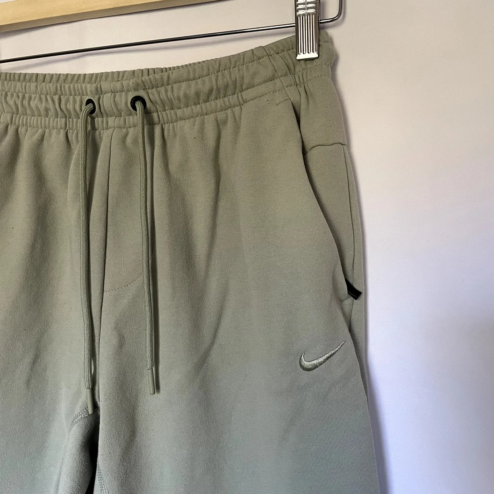 Nike Dri-Fit sage green sweatpants athletic elastic waist women' size small - Image 2