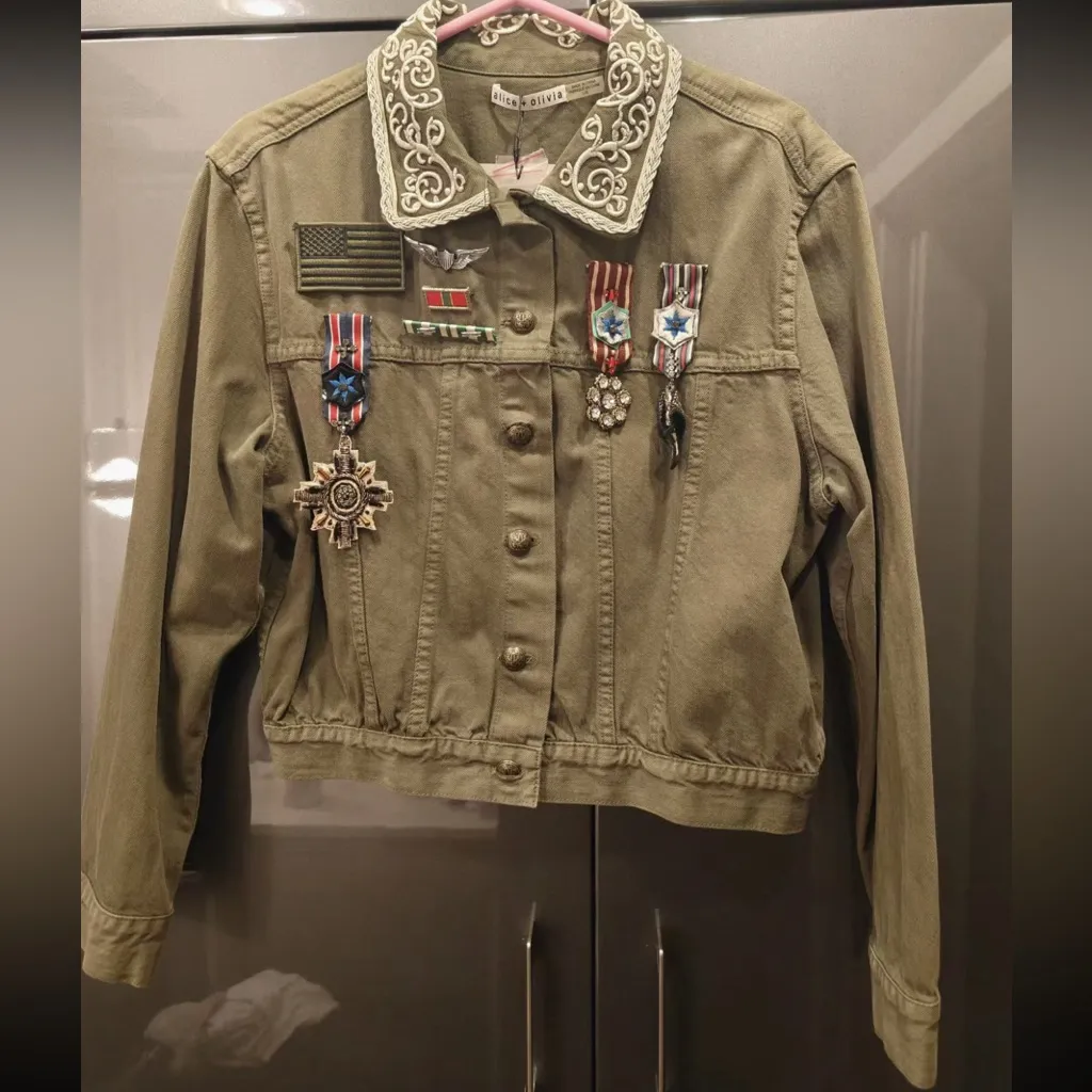 Alice + Olivia Chloe Embroidered Jacket US8 - Image 3