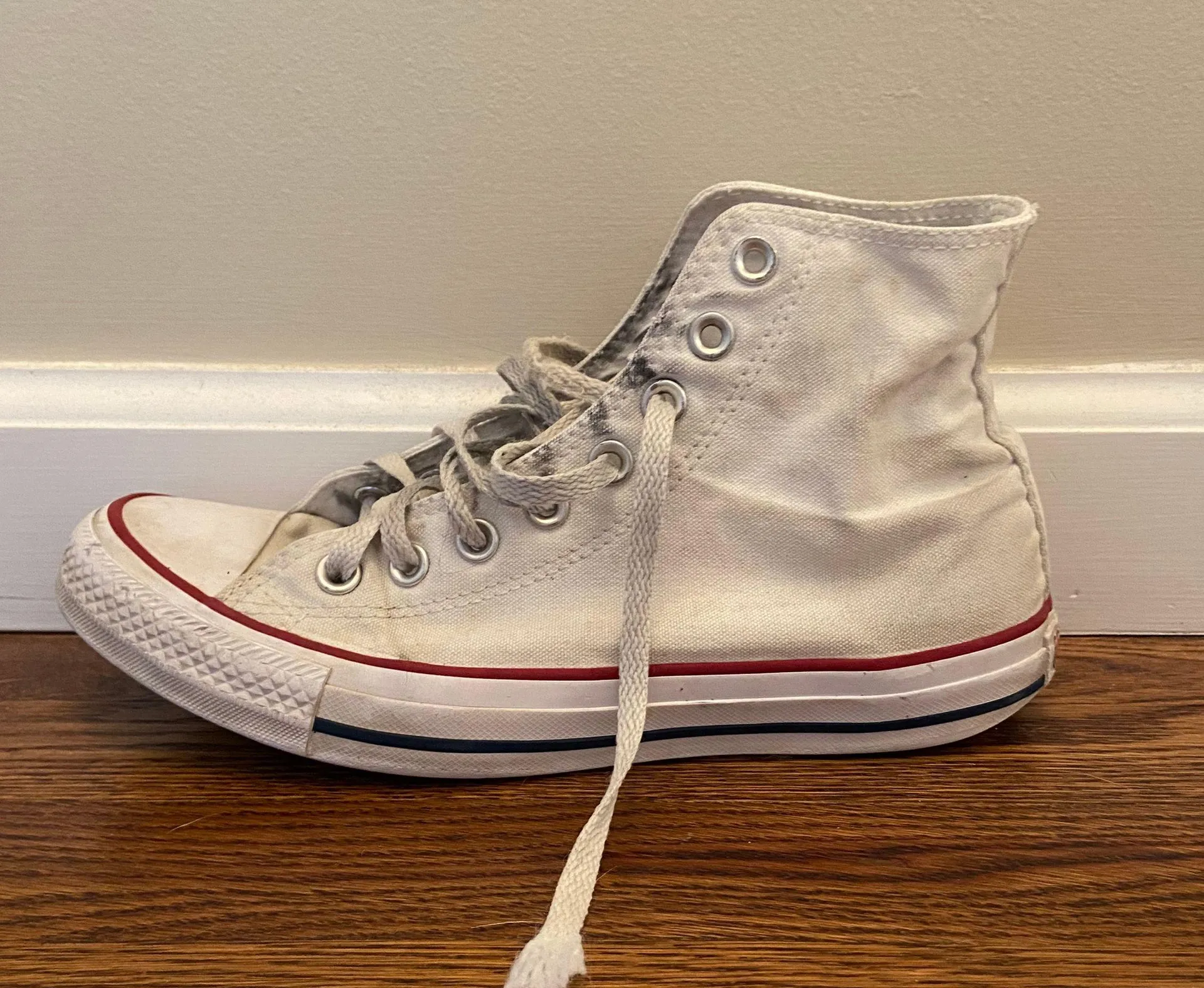 Converse White Chuck Taylors - Image 4