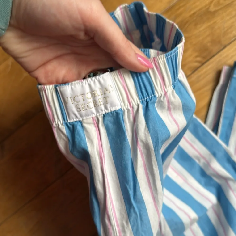 Victoria’s secret Striped Blue Pink and White Pants Small Short - Image 5