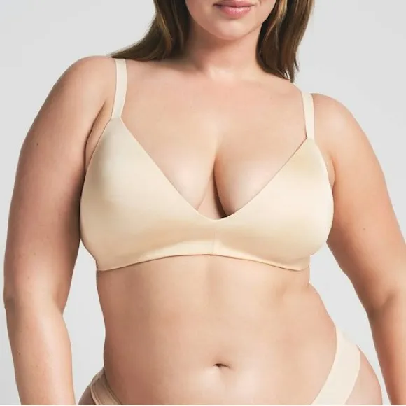 SKIMS Wireless Form T- Shirt Bra- Color Sand- Size 32D - Image 5