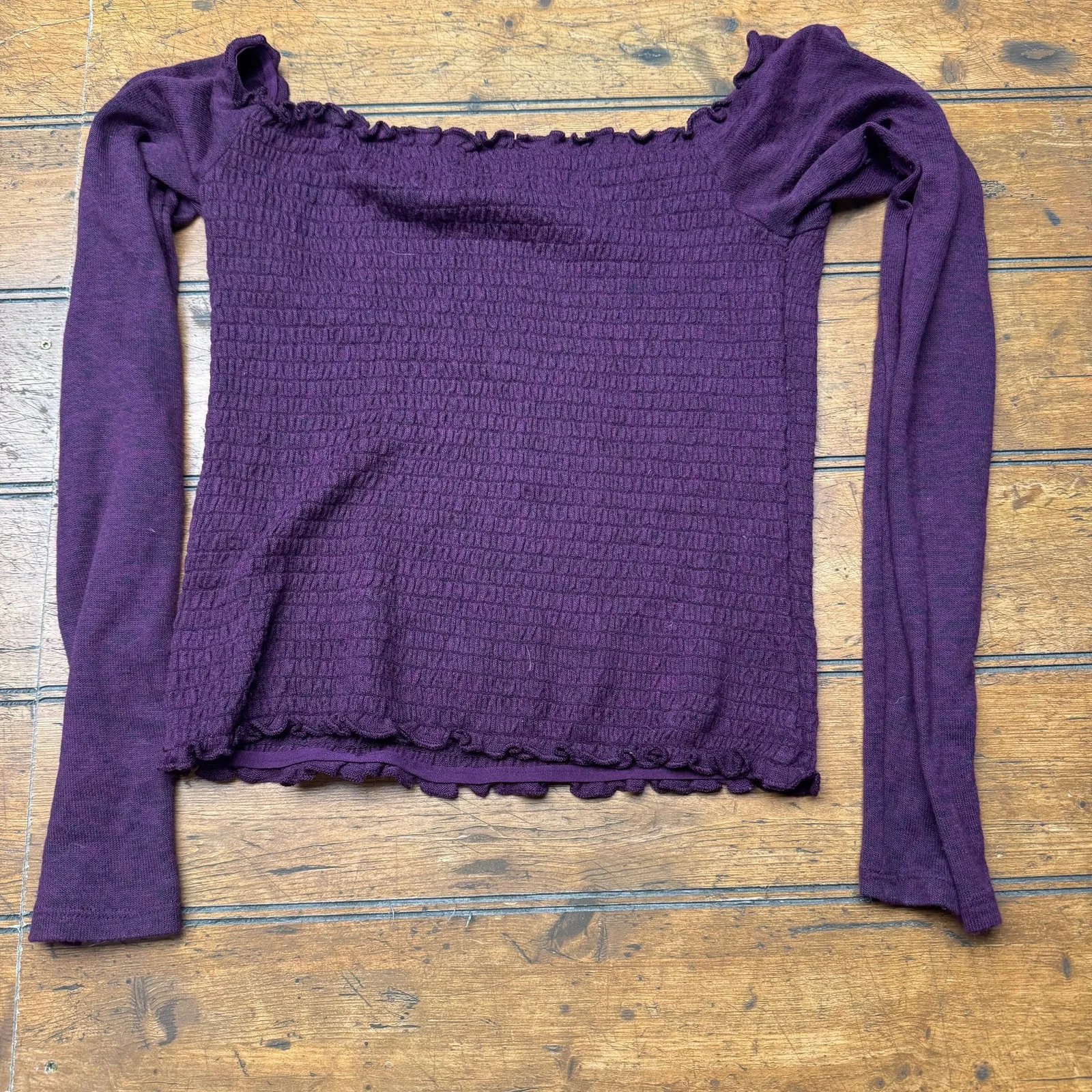 Hollister purple off‎ the shoulder smocked scrunched long sleeve top - Image 4