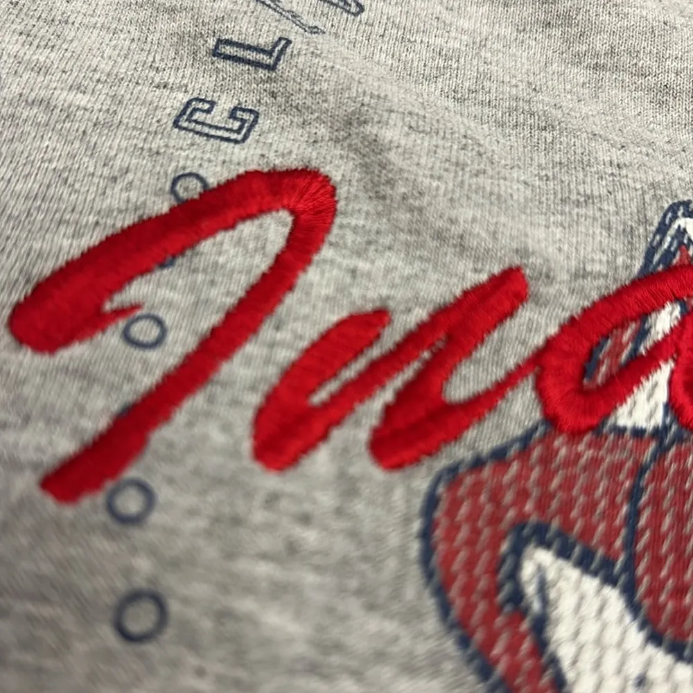 Vintage 2005 Lee Sport Gray Cleveland Indians MLB Logo Women's T - Image 4