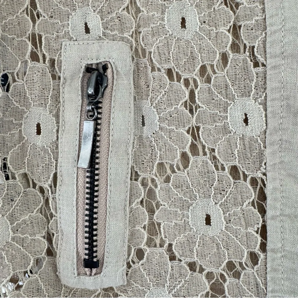 Y2K Beige Floral Lace Cropped Asymmetric Cropped Sleeveless Top by Fifty Street - Image 4