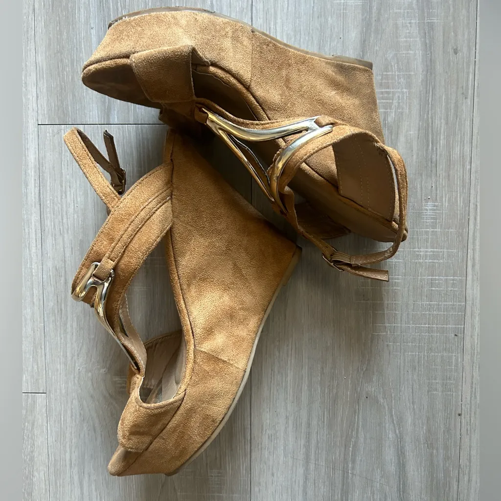 Delicate Wedge Heels, Size 10 - Image 3