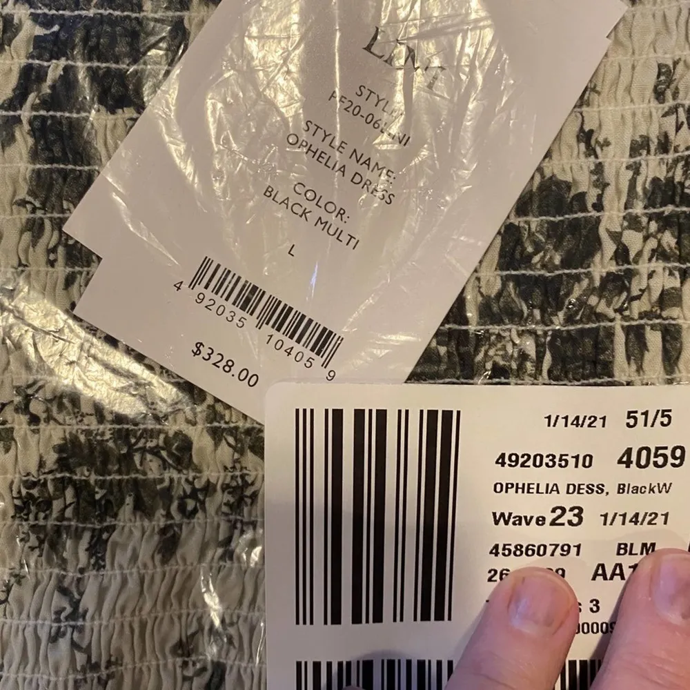 LINI OPHELIA dress size large. - Image 2