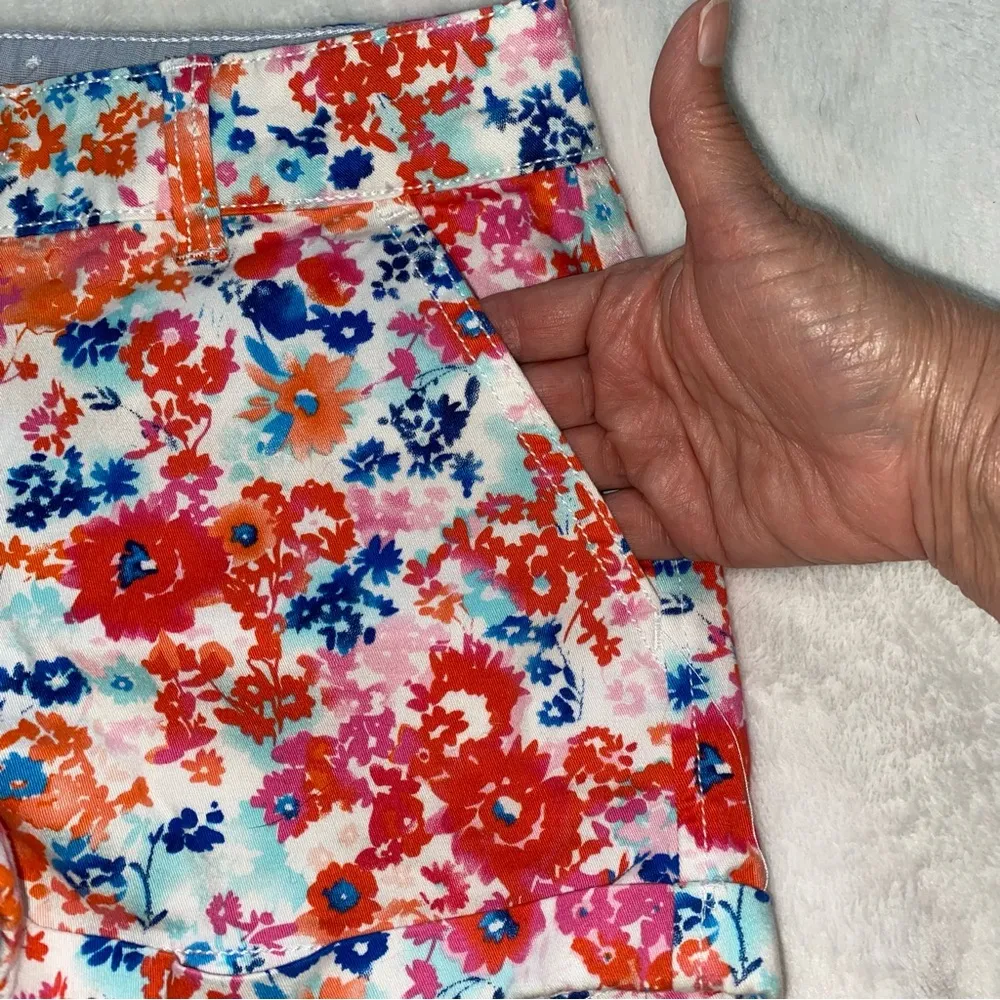 SO floral print Shorts Juniors size 5 - Image 9