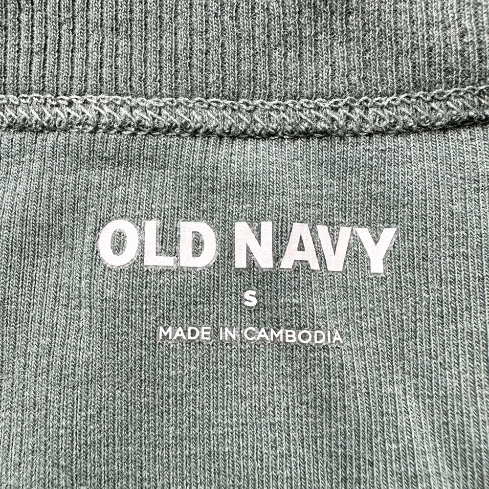 🆕Old Navy Green Crew Neck Tank Top - Image 5