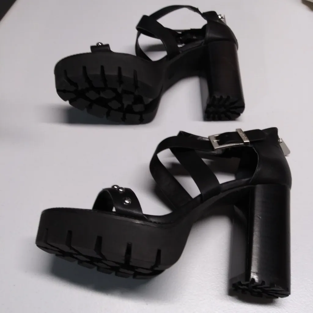 Charles by Charles David Vanden Studded Heeled Sandals Moto Size 8 - Image 11