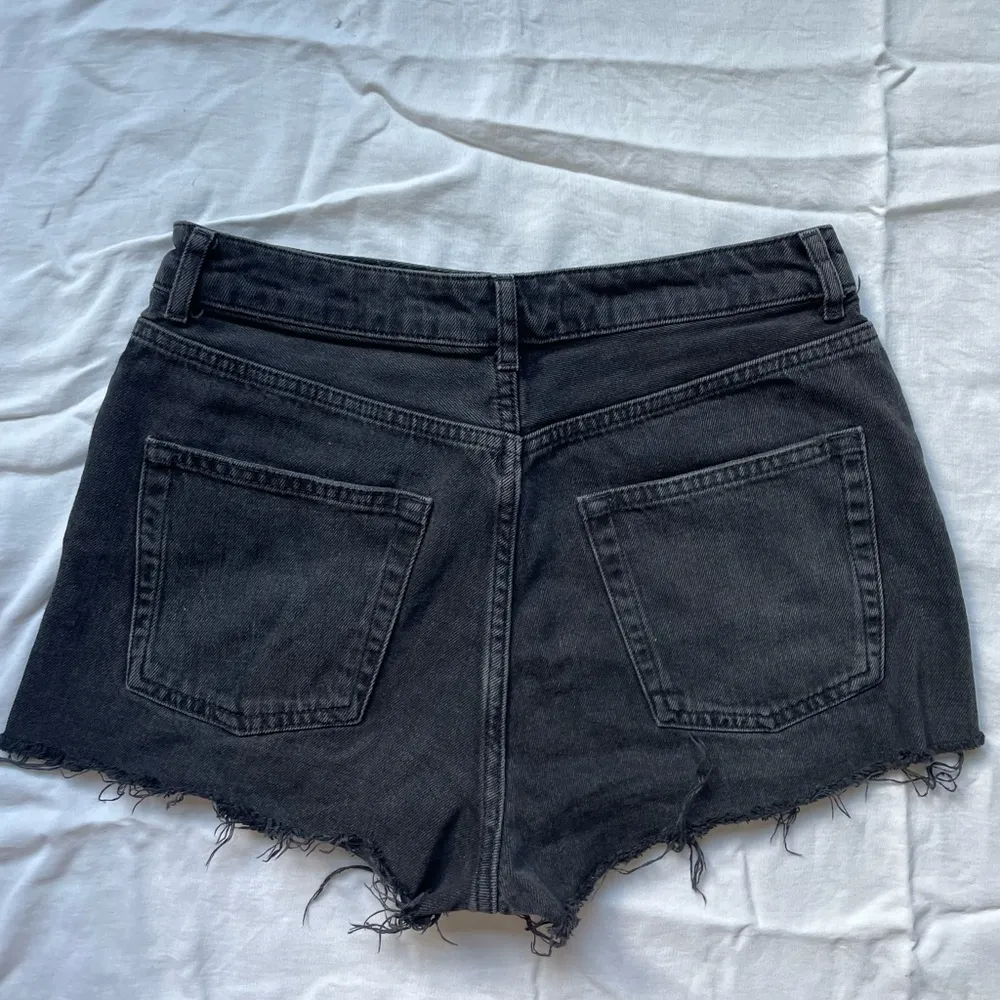 Topshop 100% Cotton High-Waisted Distressed Black Moto Mom Shorts, Sz 8 - Image 5