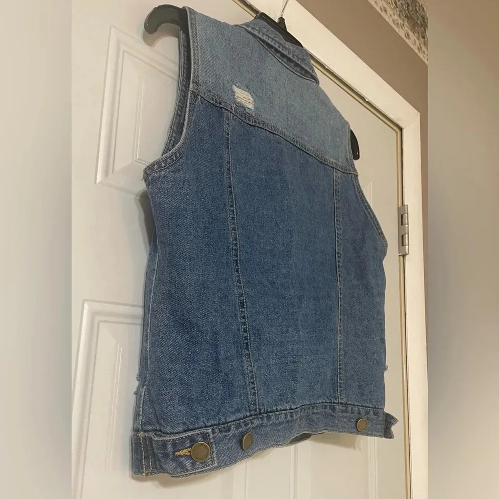 Black Label  C’est Toi Denim Vest Distressed Size Small Bikercore - Image 8