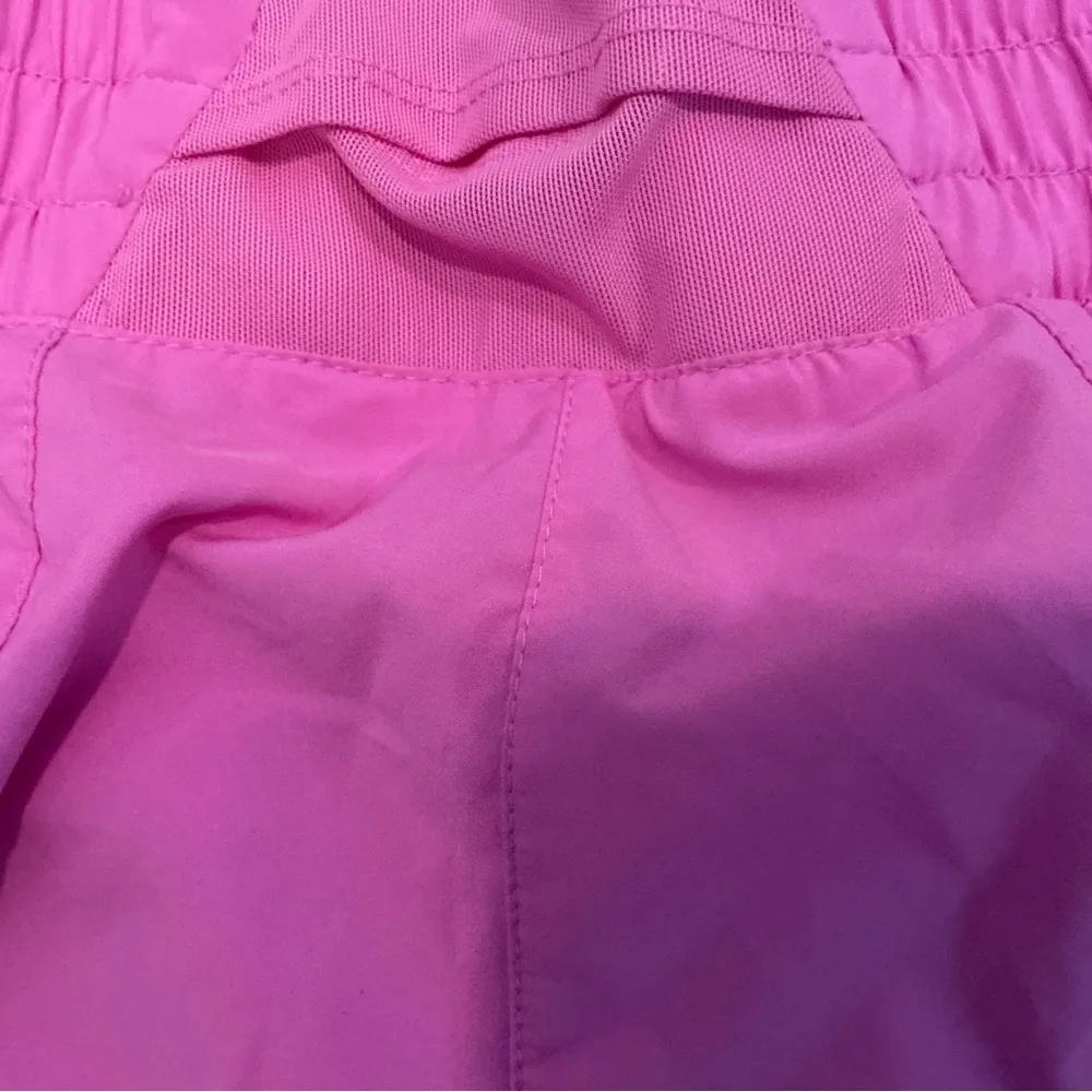 Nike women’s dri fit training shorts pink white size xl running athletic shorts - Image 3