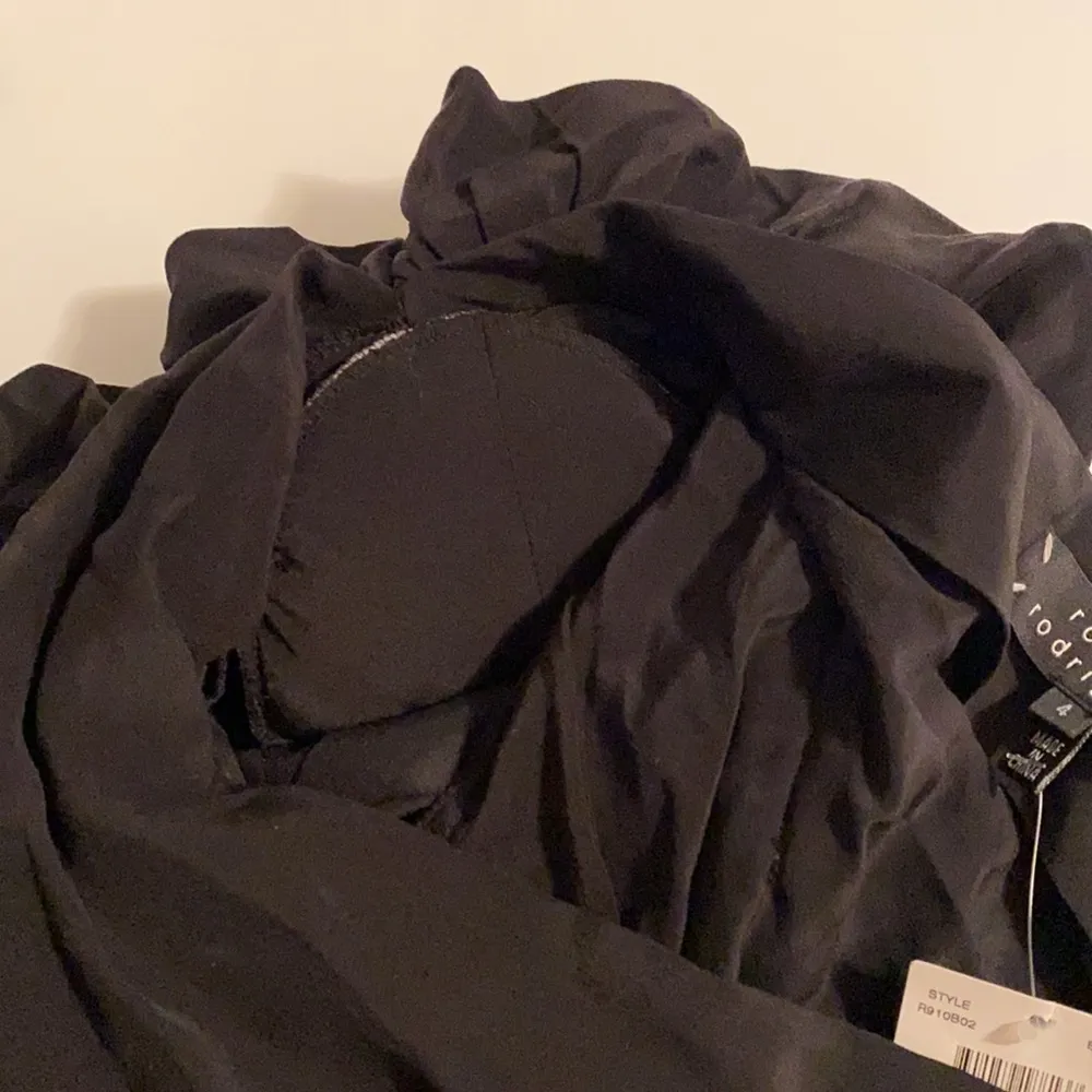 NWT Robert Rodriguez women’s black silk floral ruffled one sleeve blouse, size 4 - Image 7