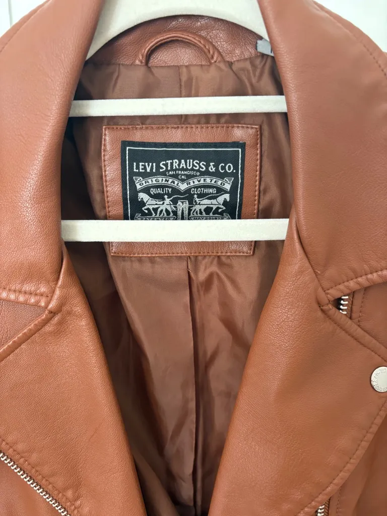 Levi's Women's Classic Faux Leather Asymmetrical Moto Jacket - Image 5