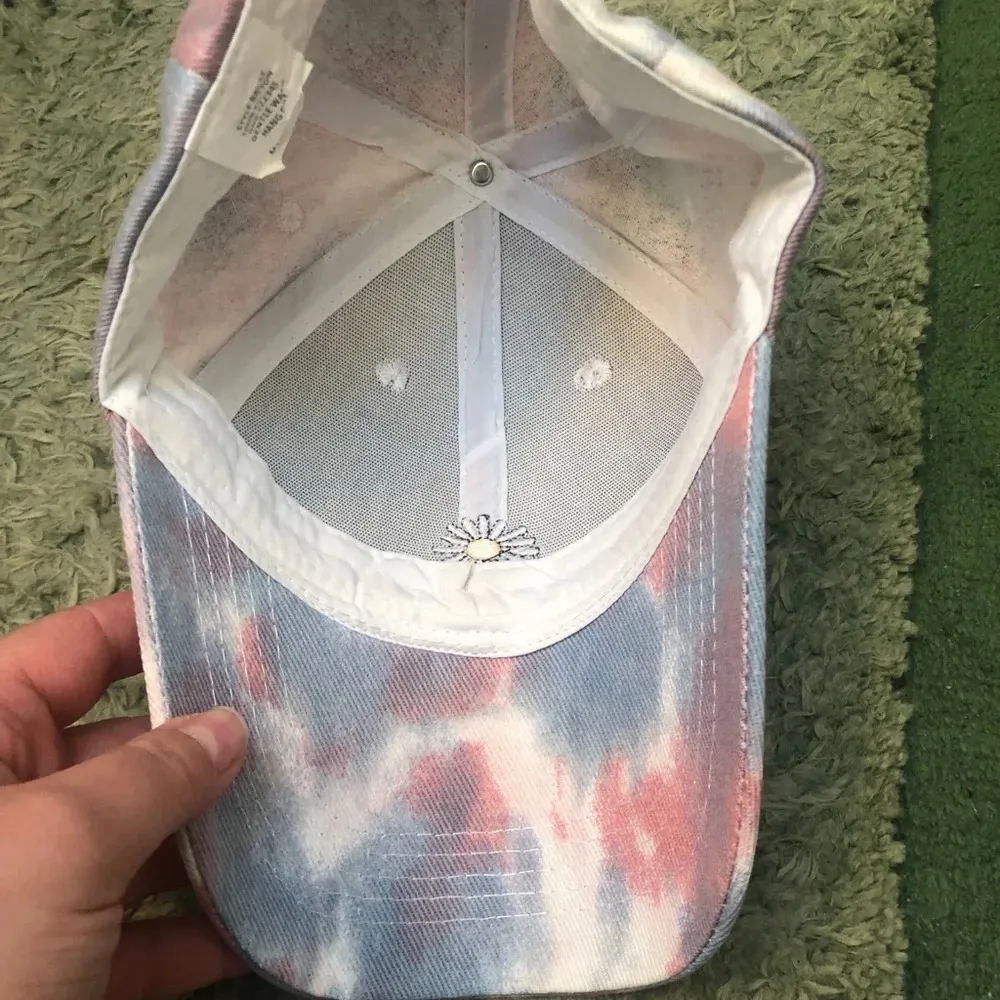 TIE DYE DAISY ADJUSTABLE BASEBALL CAP Pink - Image 3