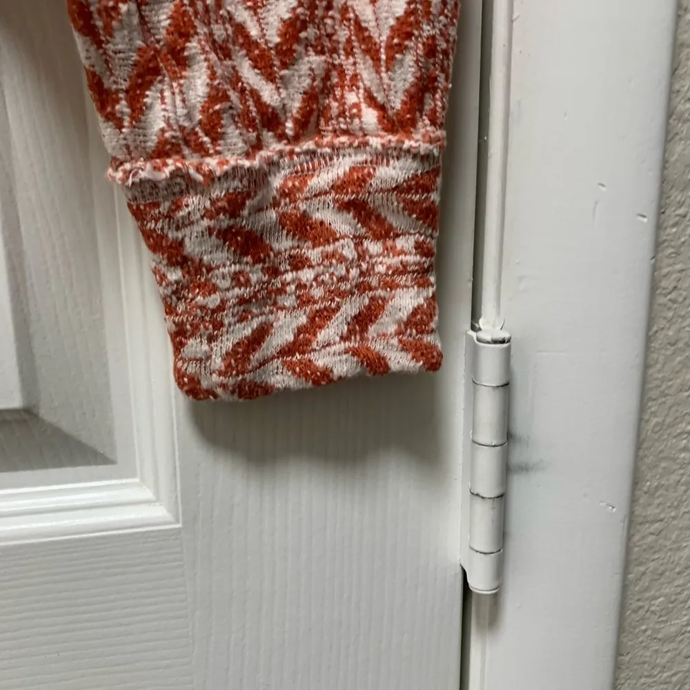 B06- Buckle BKE Raw Edge Pointelle Women’s Aztec Pullover Sweater M - Image 4