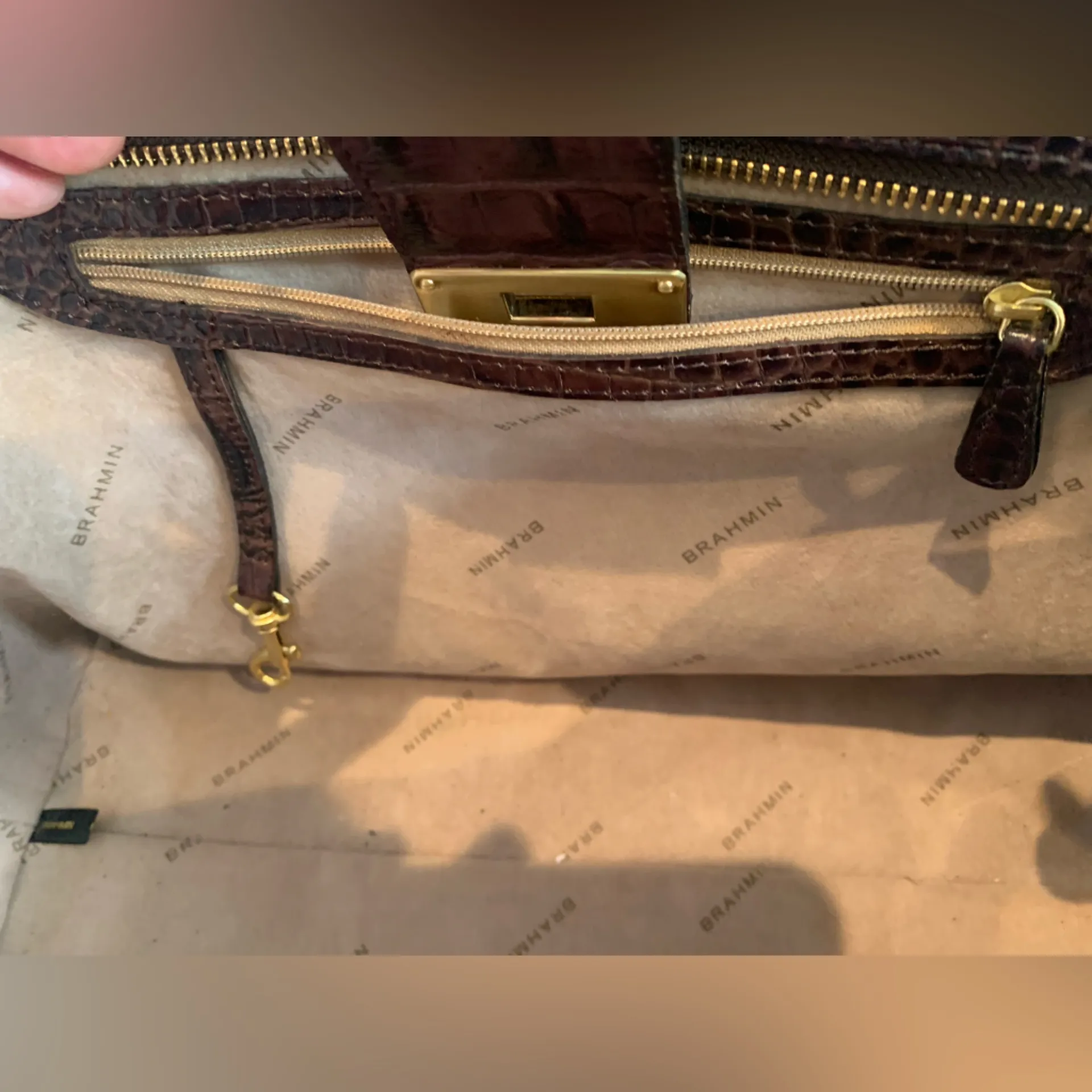 EUC BRAHMIN LEATHER ANNABELLE SATCHEL BAG - Image 9