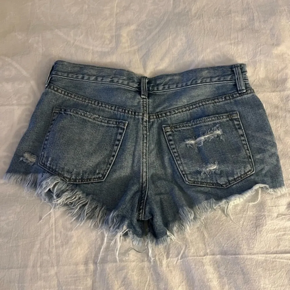 We the  free / free people‎ distressed cut off Jean short - Image 4