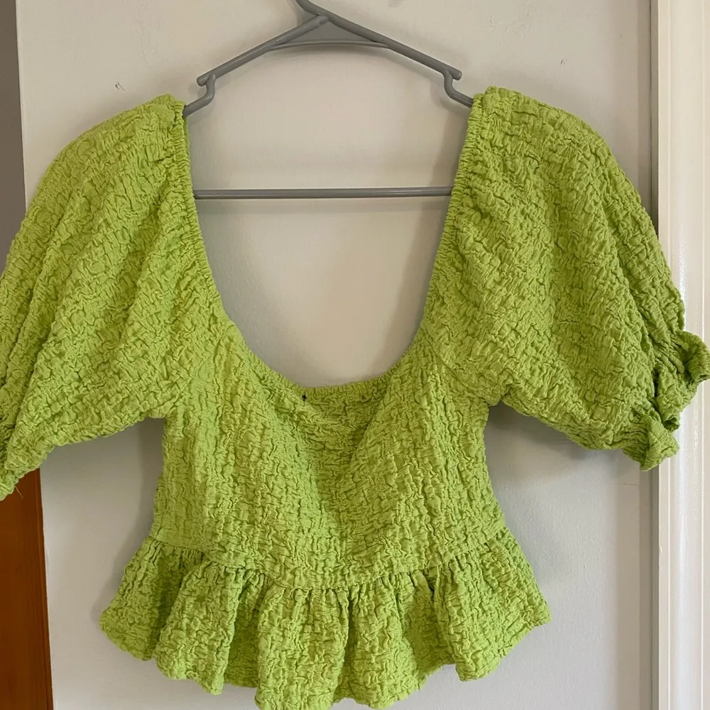 NWT Forever 21 Size extra small spring green short sleeve blouse - Image 6