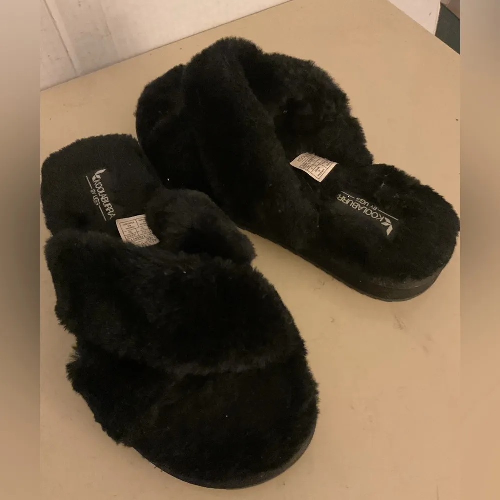 Kookaburra by Ugg Cozy Black Faux Fur Women's Slippers slide sandals size 6 - Image 4