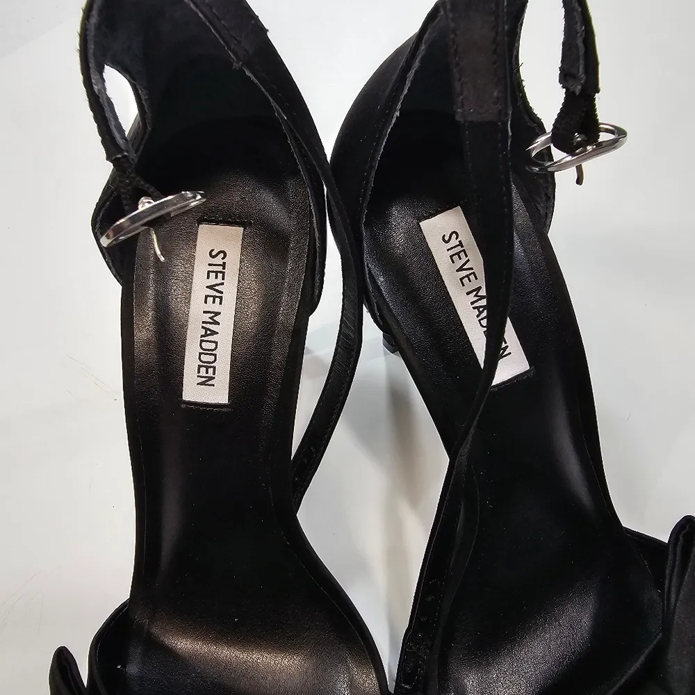 Steve Madden  Trusty Sandal in Black - Image 4