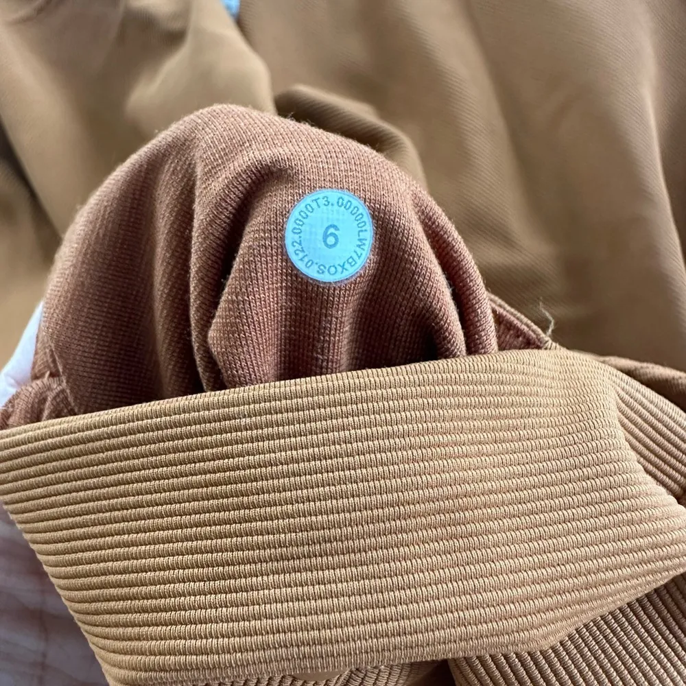 Lululemon Ribbed High-Rise Yoga Short biker shorts size 6 - Image 8