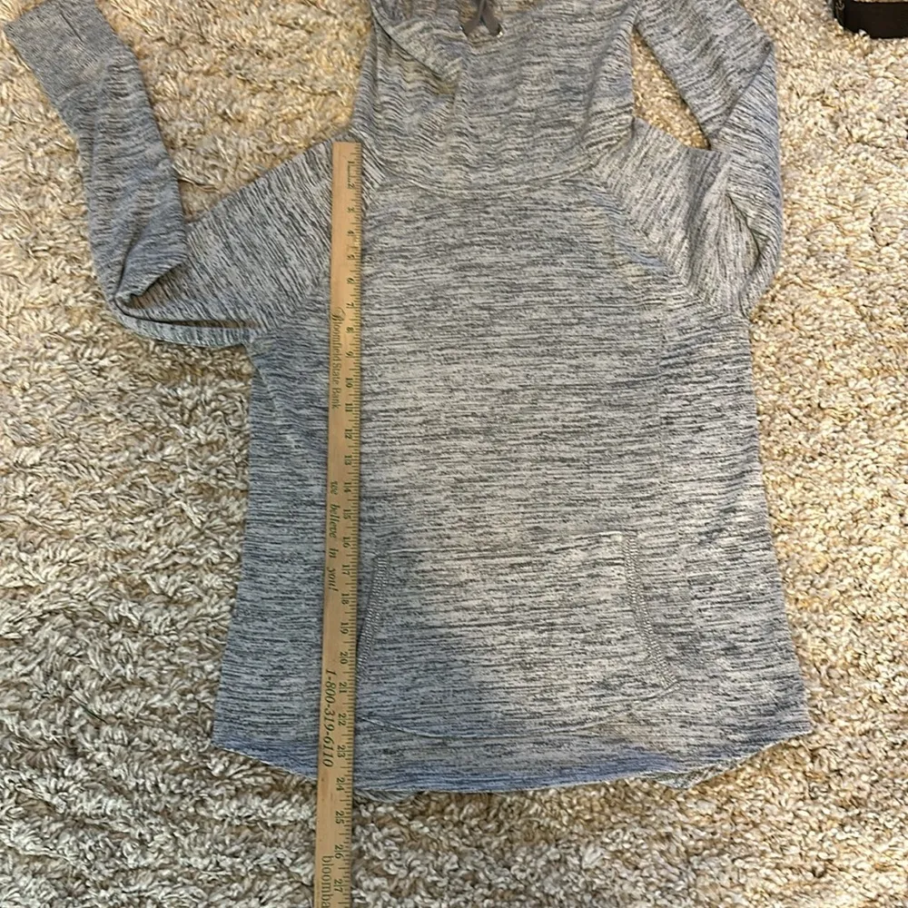 Athleta Heathered Grey Techie Cowl Neck Kangaroo Pocket Hoodie Top Womens Small - Image 10