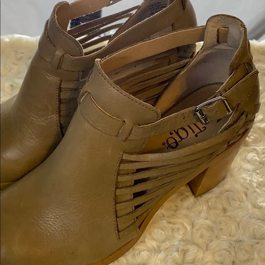 Latigo 9 wide Jasmine booties. - Image 3