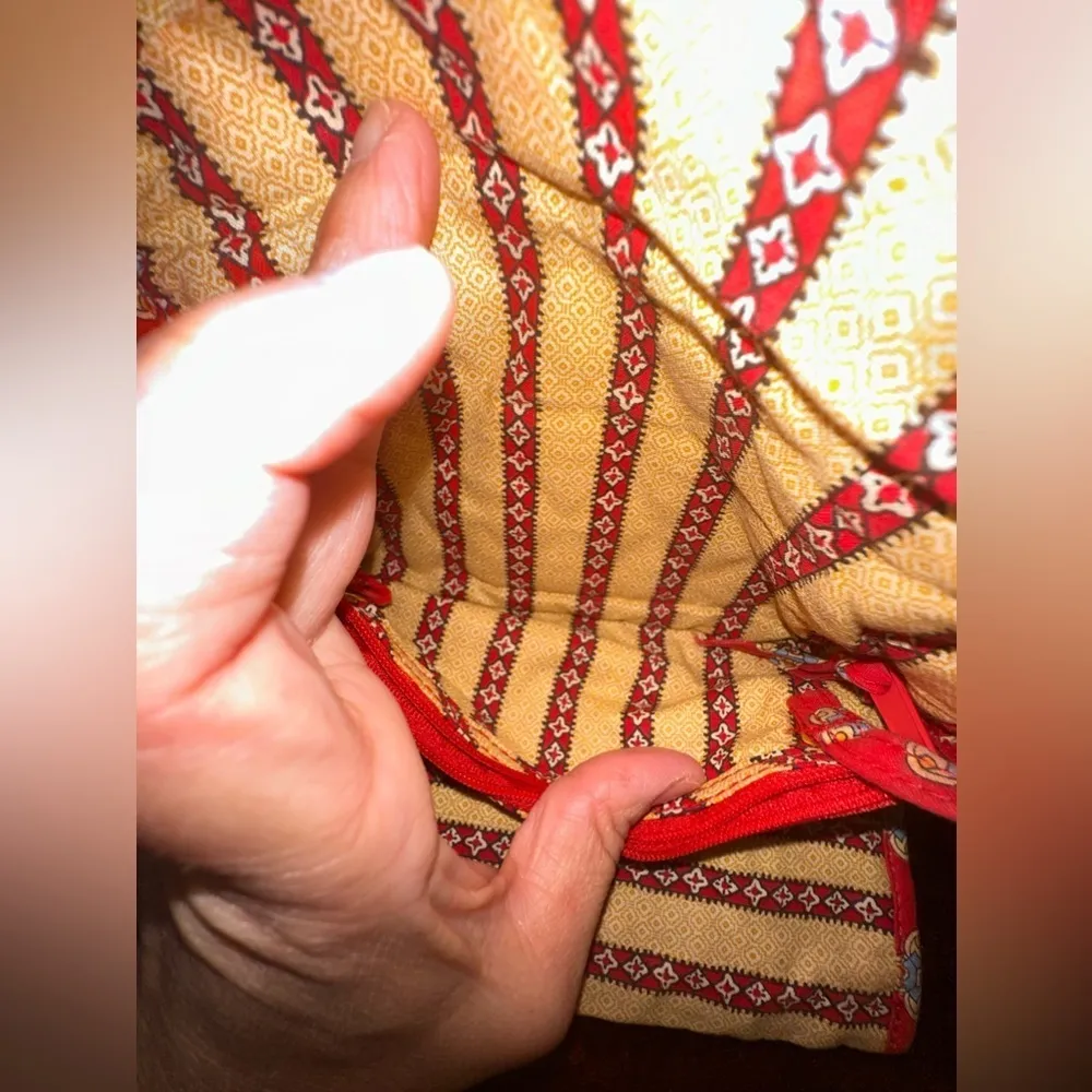 MAGGIB crossbody wallet/bag perfect for travels 
Red and yellow - Image 6