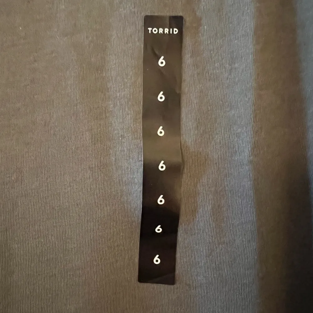 Torrid T-Shirt Everyday Tee Classic Fit Dark Olive Green NWT Size 6 - Image 9