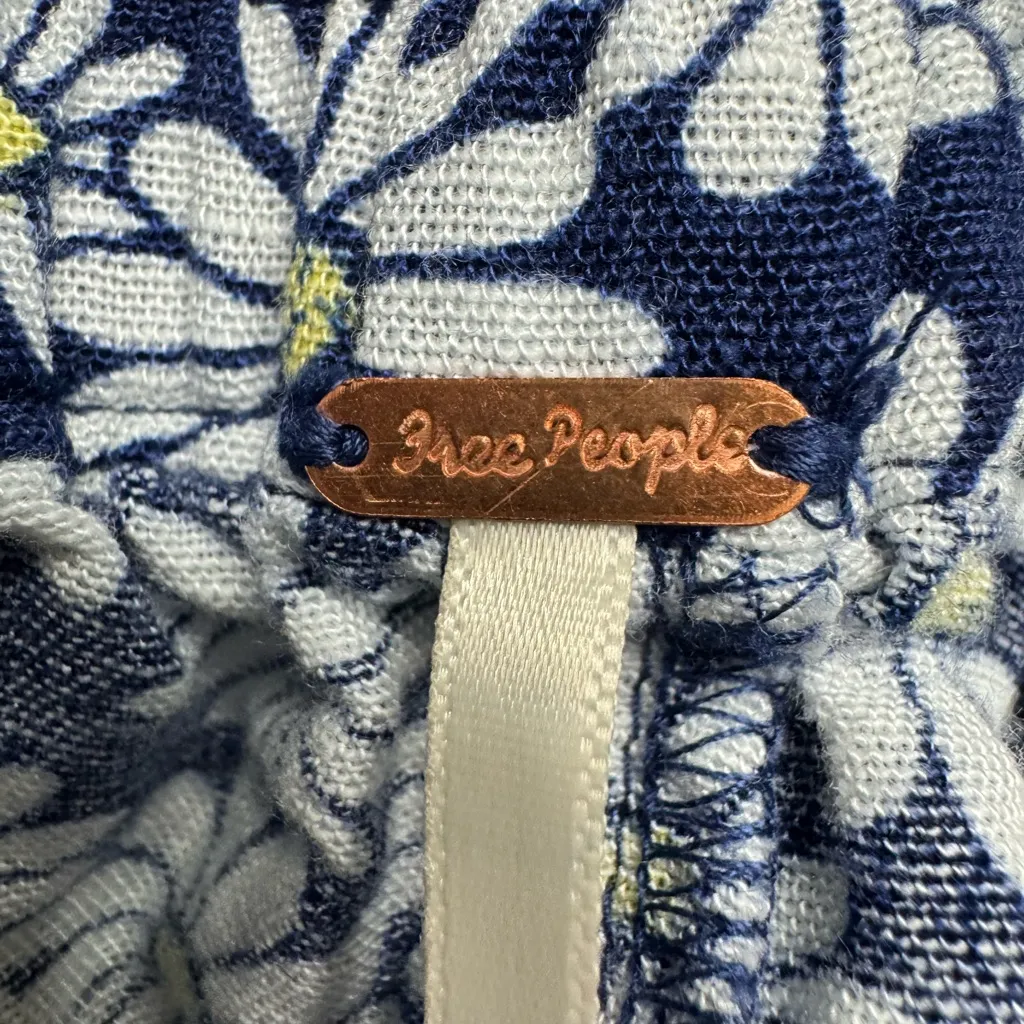 Free People Navy and White Floral Shorts - Image 6